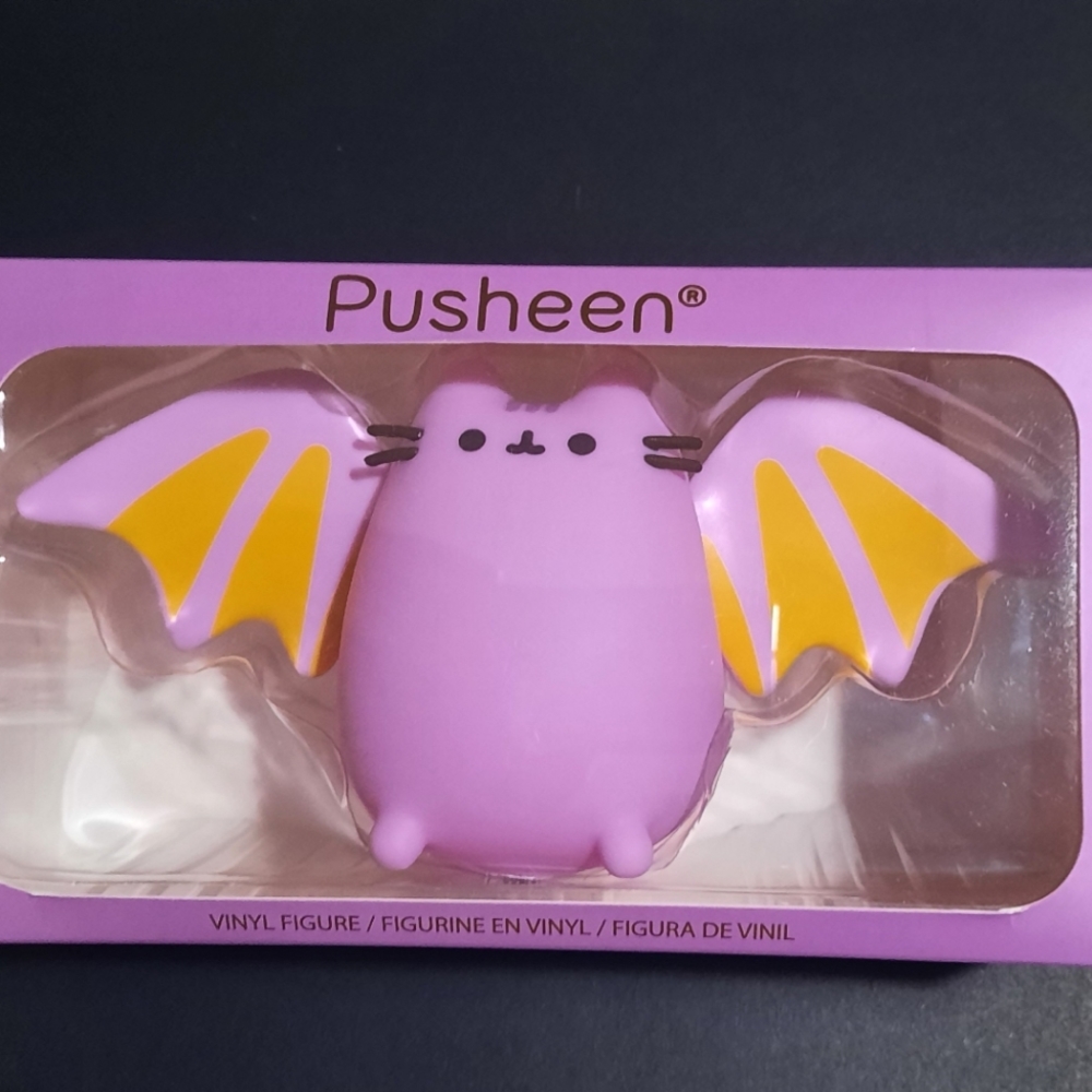 Bat Pusheen Vinyl Figure